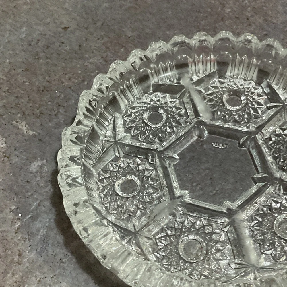 Elegant Clear Glass Decorative Plate